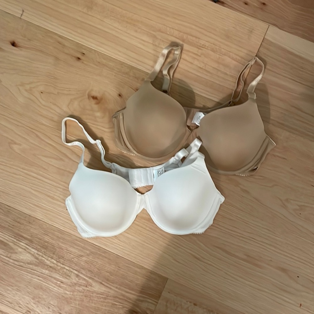 White and beige Calvin Klein fries 36C